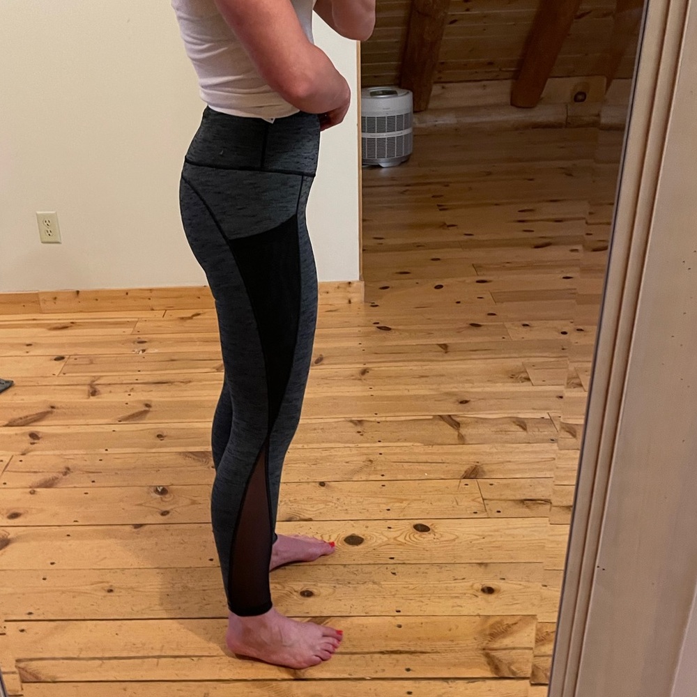 Mesh panel legging - Picture 7 of 10